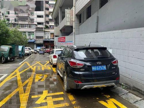 新澳2025最新资料大全18和违停车堵消防车被掀与违停车堵消防车被掀翻
